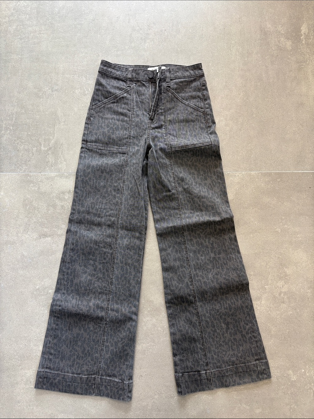 Women's Wide Leg Jeans in Dark Gray - Flare Style